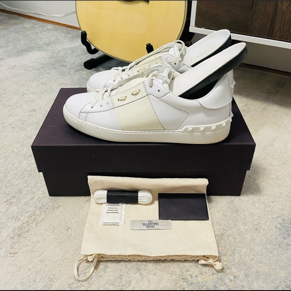 EUC Mens 8 Valentino Garavani Studded Open Low-Top Patent Leather Sneakers White - Picture 6 of 16